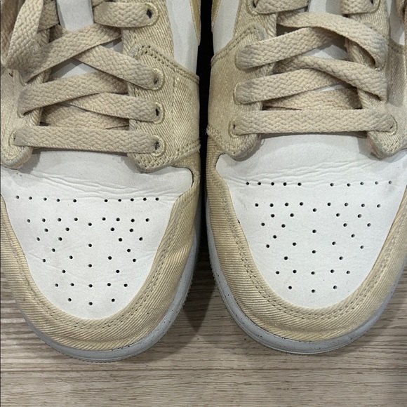 Air Jordan 1 Low "Team Gold/Sail" Women’s Sneaker Size 8.5 - Picture 2 of 8